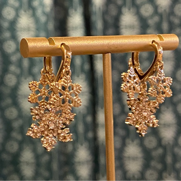 Panacea Hoop Huggie Snowflake Gold Earrings NWT - Picture 8 of 13